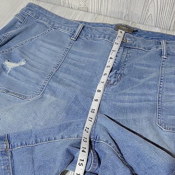 Torrid Mid Distressed Jean Shorts Womens Plus Size 26 NWT - Picture 6 of 10